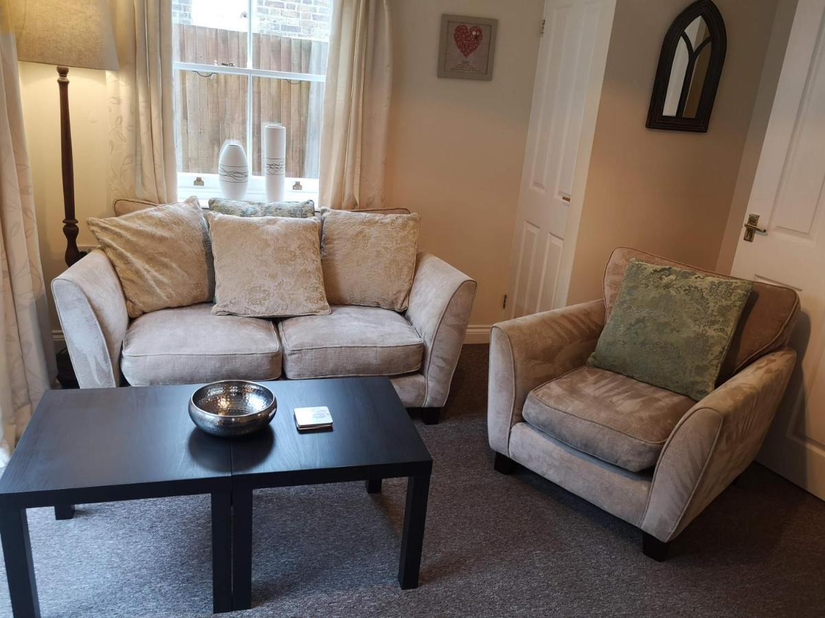 Coastal Escape Deal - 2 Bedroom House -Short Lets & Serviced Accommodation Exterior photo