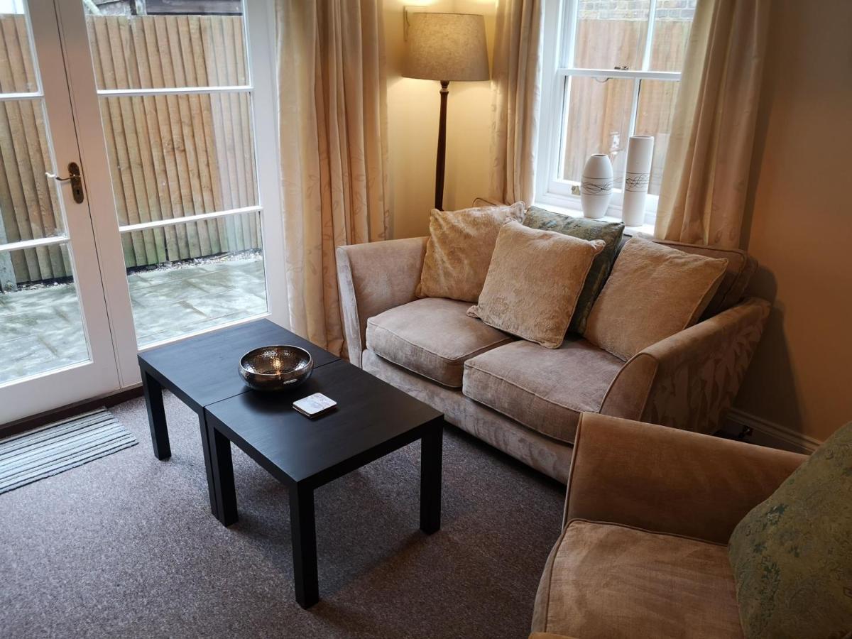 Coastal Escape Deal - 2 Bedroom House -Short Lets & Serviced Accommodation Exterior photo